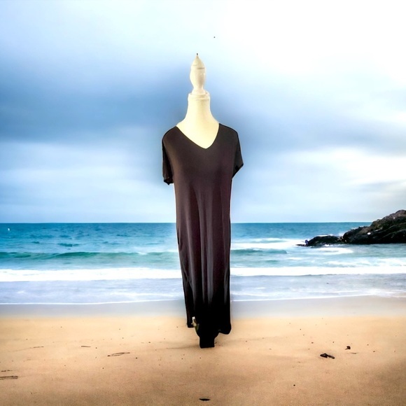 Grecerelle size M, V neck and back strap prevent from falling off shoulders - Picture 2 of 9